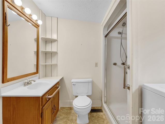 989 Fox Mountain Road, Columbus, NC 28722
