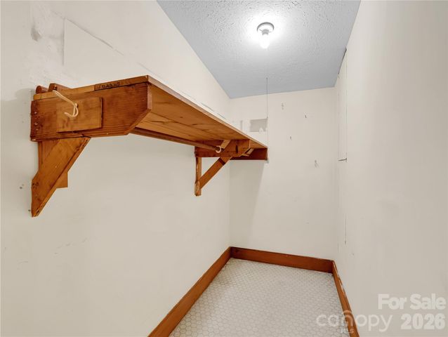 989 Fox Mountain Road, Columbus, NC 28722