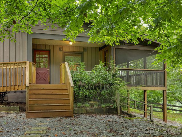 989 Fox Mountain Road, Columbus, NC 28722
