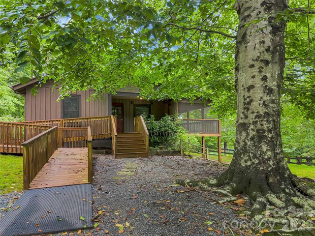 989 Fox Mountain Road, Columbus, NC 28722