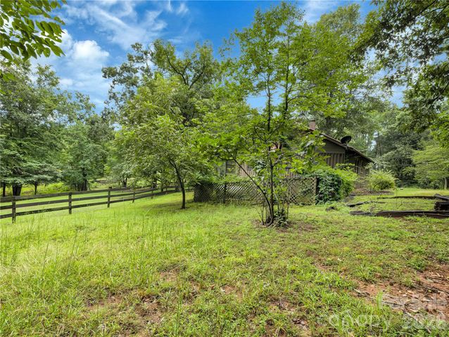 989 Fox Mountain Road, Columbus, NC 28722