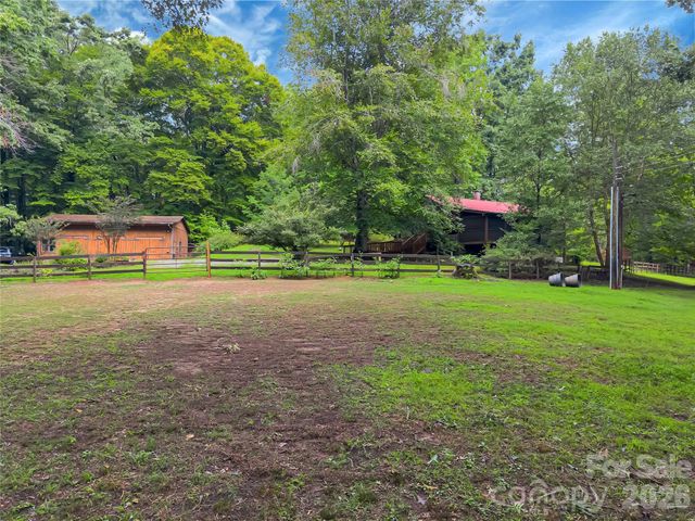 989 Fox Mountain Road, Columbus, NC 28722