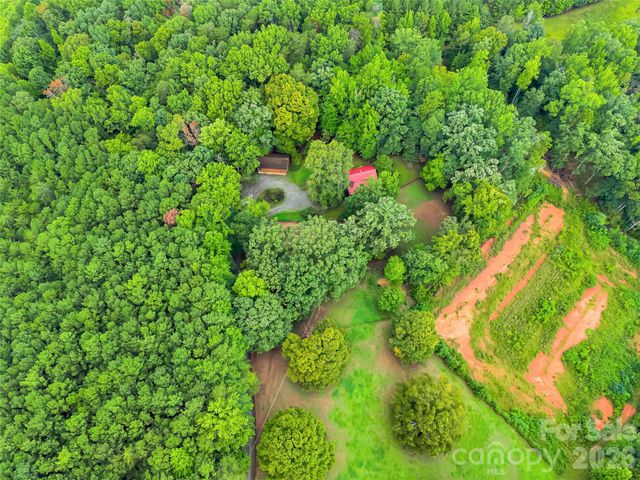 989 Fox Mountain Road, Columbus, NC 28722