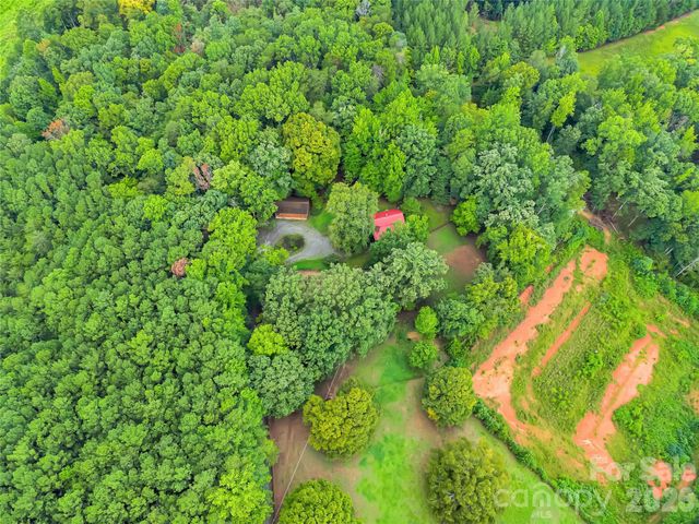 989 Fox Mountain Road, Columbus, NC 28722