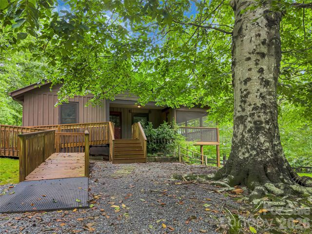 989 Fox Mountain Road, Columbus, NC 28722
