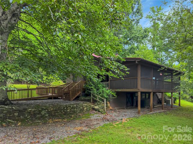 989 Fox Mountain Road, Columbus, NC 28722