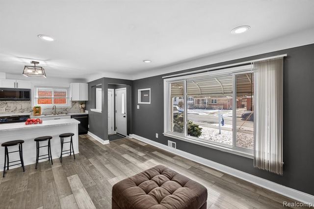 20701 Meier Road, Saint Clair Shores, MI 48081