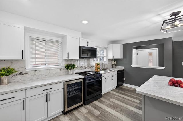 20701 Meier Road, Saint Clair Shores, MI 48081