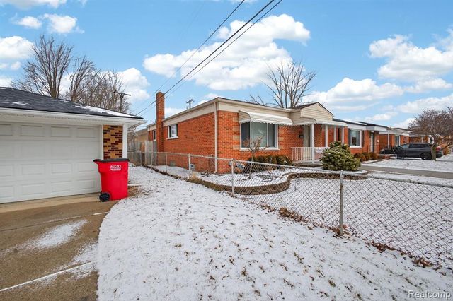 20701 Meier Road, Saint Clair Shores, MI 48081