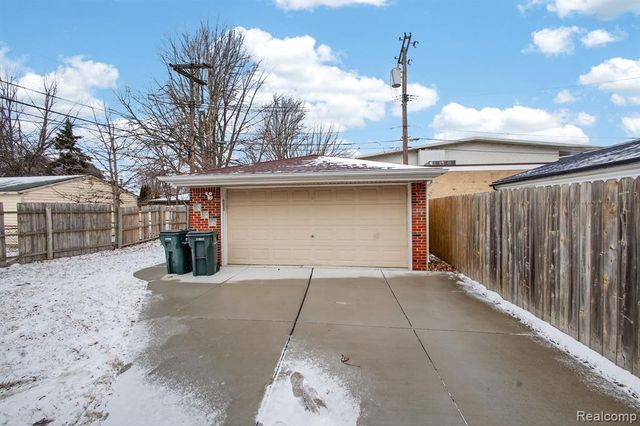 20701 Meier Road, Saint Clair Shores, MI 48081