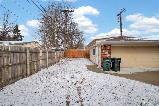 20701 Meier Road, Saint Clair Shores, MI 48081