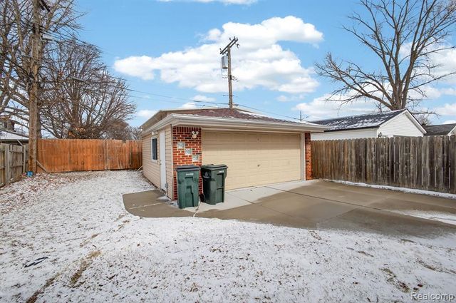 20701 Meier Road, Saint Clair Shores, MI 48081