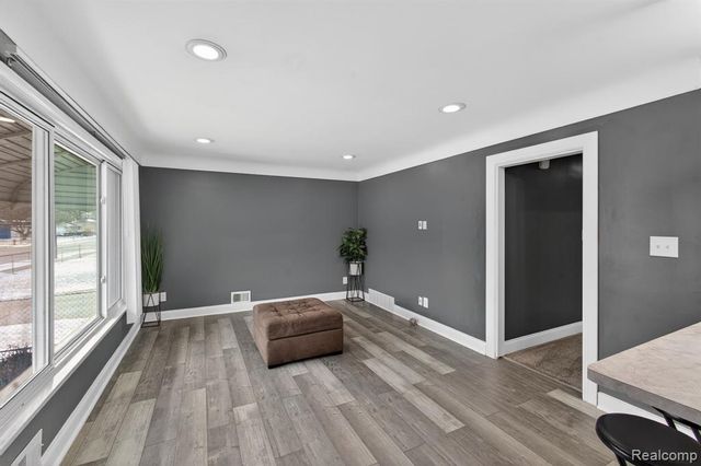 20701 Meier Road, Saint Clair Shores, MI 48081