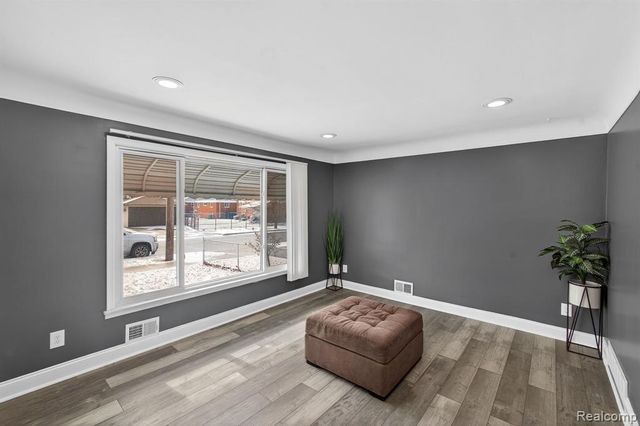 20701 Meier Road, Saint Clair Shores, MI 48081