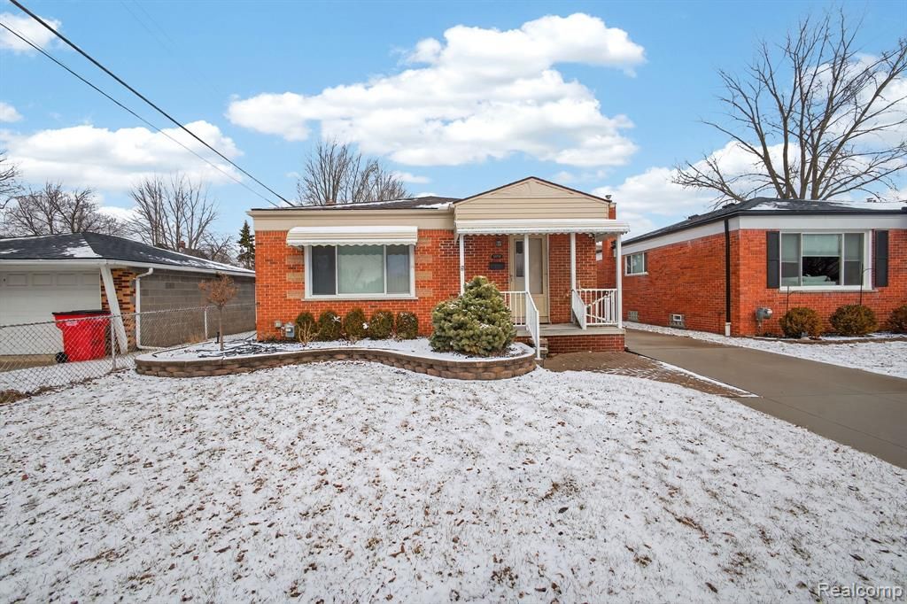 20701 Meier Road, Saint Clair Shores, MI 48081