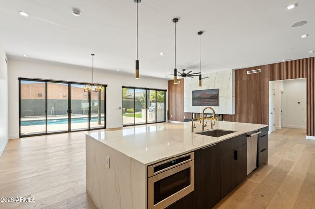 3446 N 47TH Street, Phoenix, AZ 85018