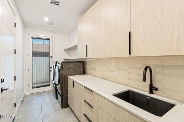 3446 N 47TH Street, Phoenix, AZ 85018