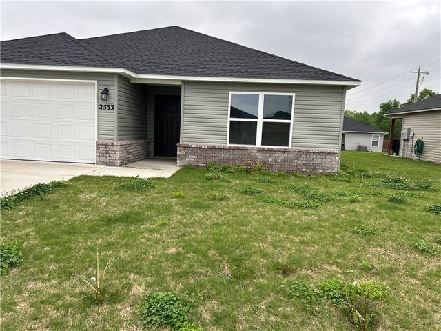2533 E Foxbury Street, Siloam Springs, AR 72761