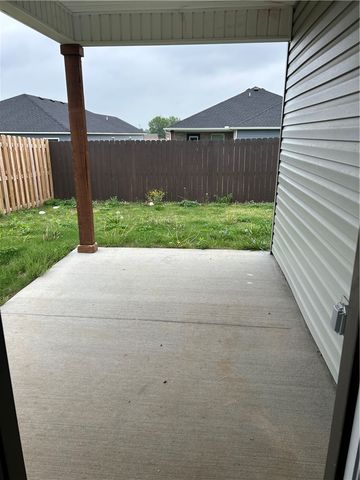 2533 E Foxbury Street, Siloam Springs, AR 72761