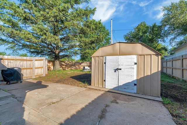 760 S Baltimore Ave, Derby, KS 67037