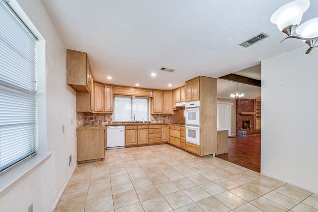 6221 Onyx Drive N, North Richland Hills, TX 76180