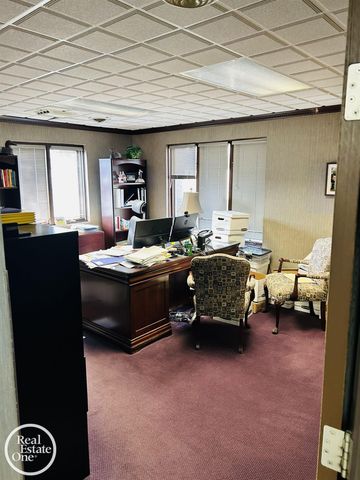 24053 Jefferson Avenue, Saint Clair Shores, MI 48080