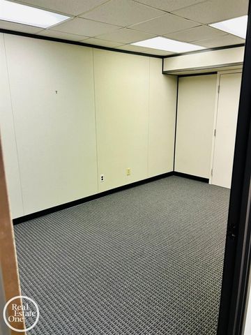 24053 Jefferson Avenue, Saint Clair Shores, MI 48080