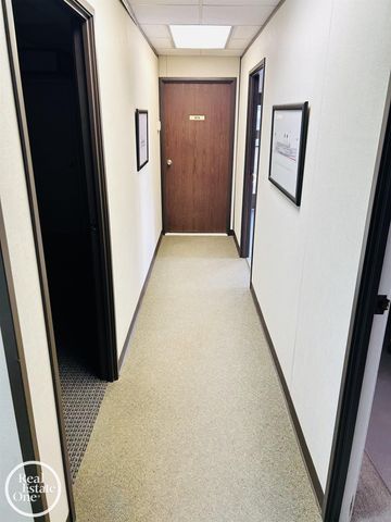 24053 Jefferson Avenue, Saint Clair Shores, MI 48080
