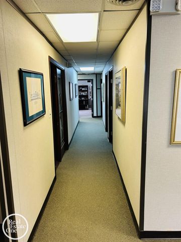 24053 Jefferson Avenue, Saint Clair Shores, MI 48080