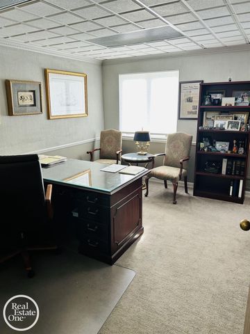24053 Jefferson Avenue, Saint Clair Shores, MI 48080