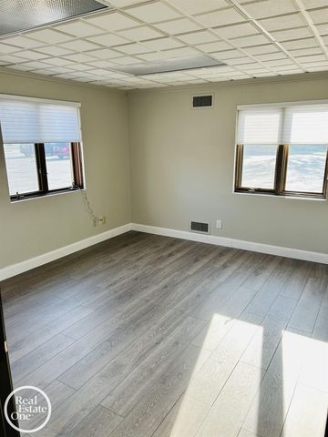 24053 Jefferson Avenue, Saint Clair Shores, MI 48080