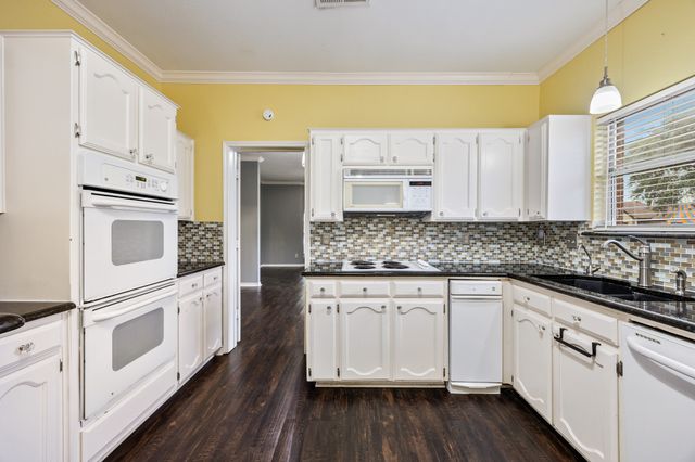 9209 Chimneywood Drive, Rowlett, TX 75089