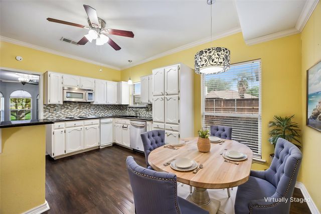 9209 Chimneywood Drive, Rowlett, TX 75089