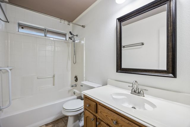 9209 Chimneywood Drive, Rowlett, TX 75089