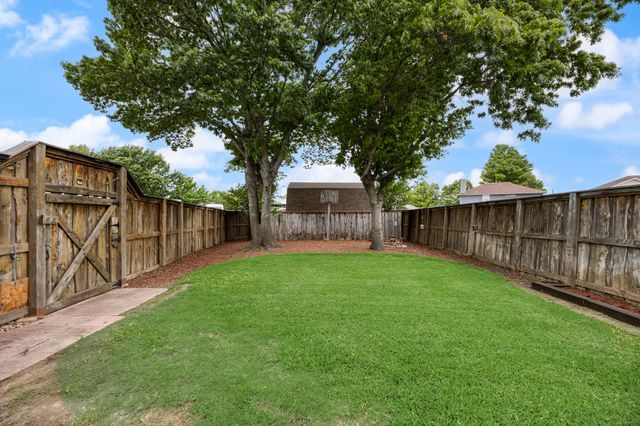 9209 Chimneywood Drive, Rowlett, TX 75089