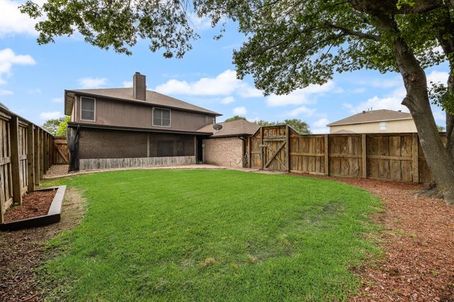 9209 Chimneywood Drive, Rowlett, TX 75089