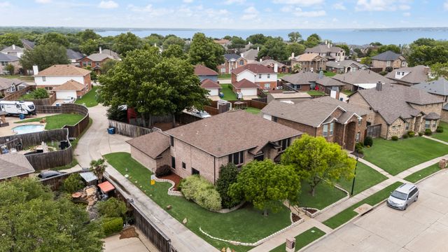 9209 Chimneywood Drive, Rowlett, TX 75089
