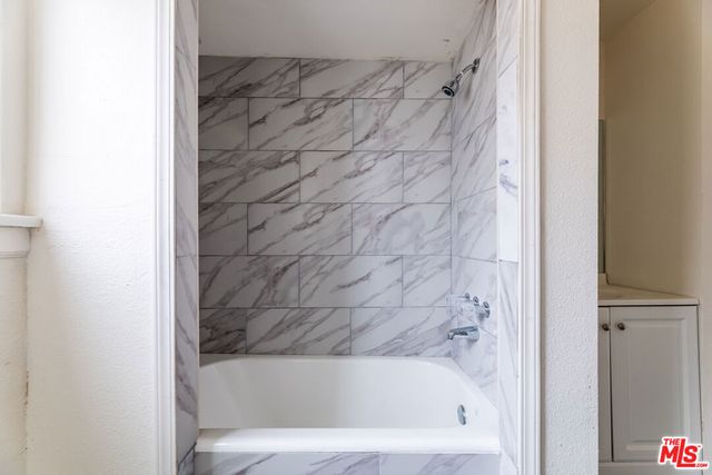 136 W 82nd Street, Los Angeles, CA 90003