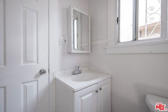 136 W 82nd Street, Los Angeles, CA 90003