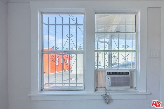 136 W 82nd Street, Los Angeles, CA 90003