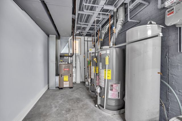 2424 W Hollywood Avenue 3, Chicago, IL 60659