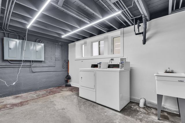 2424 W Hollywood Avenue 3, Chicago, IL 60659