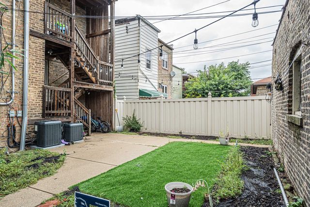 2424 W Hollywood Avenue 3, Chicago, IL 60659