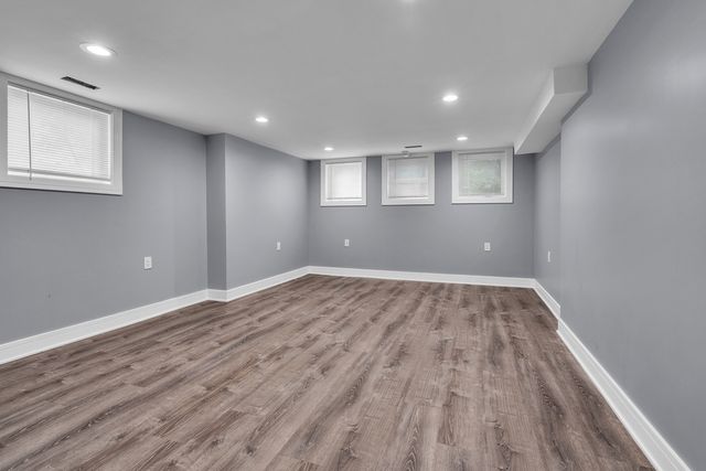 2424 W Hollywood Avenue 3, Chicago, IL 60659