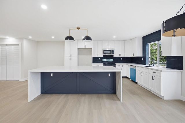 15613 Hawley Court, El Cajon, CA 92021