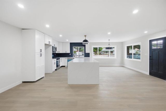 15613 Hawley Court, El Cajon, CA 92021