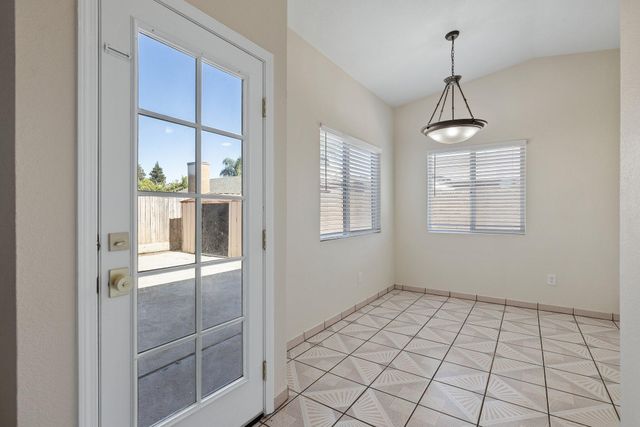2157 Dandelion Avenue, Tulare, CA 93274