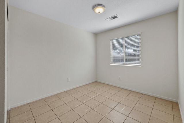 2157 Dandelion Avenue, Tulare, CA 93274