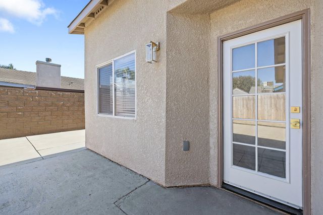 2157 Dandelion Avenue, Tulare, CA 93274