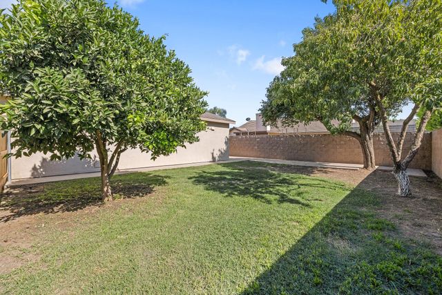 2157 Dandelion Avenue, Tulare, CA 93274